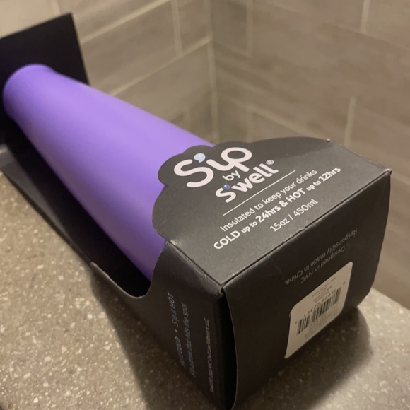 Gift ready Water Bottle for Hydration - NWT Gift Quality Purple Swell💦 - Picture 2 of 10